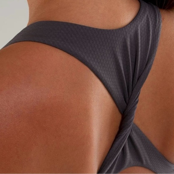 Lululemon Tank Top Sz 4 Gray Twist Back - Picture 3 of 7